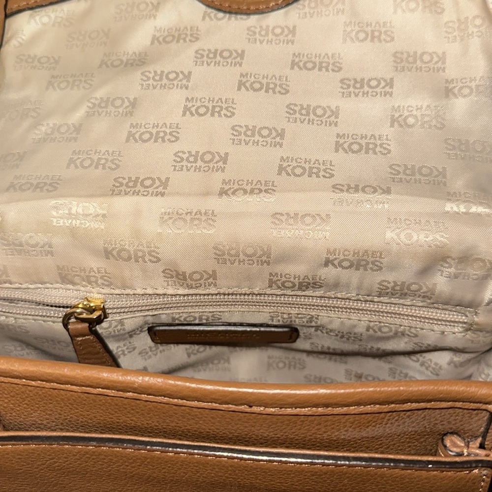 Michael Kors MARGO Leather Messenger Crossbody Bag Brown - Picture 10 of 13